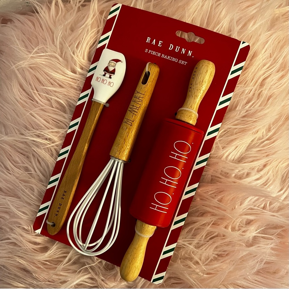 NWT Rae Dunn 3-Piece Baking Set (Christmas)